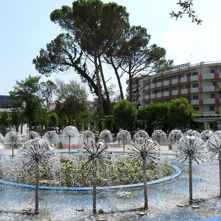 Hotel Democritus Komotiní Exterior foto